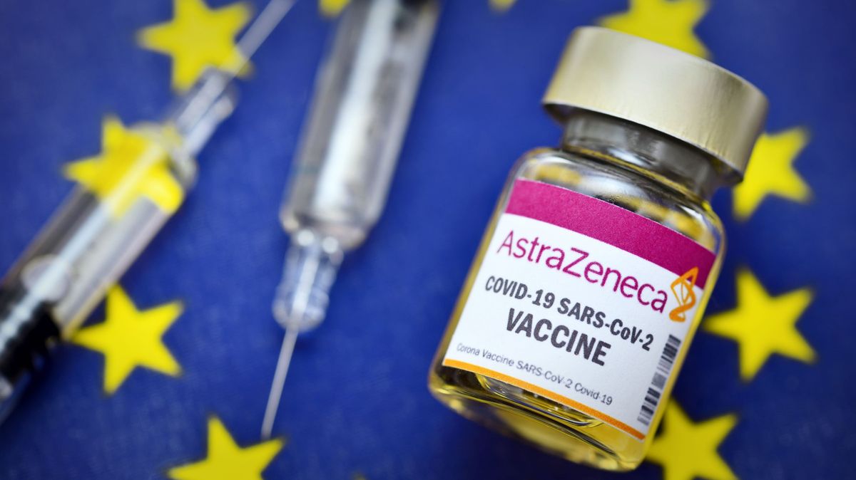 Úřad EU schválil vakcínu AstraZenecy, spor o dodávky ale trvá dál
